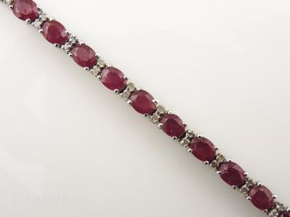 BRACELET RUBIS DIAMANTS
Bracelet articulé...