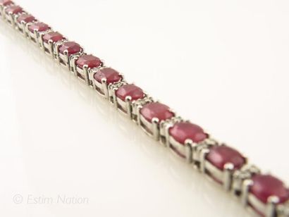 BRACELET RUBIS DIAMANTS
Bracelet articulé...