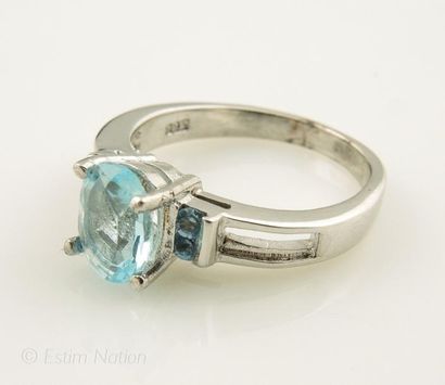 BAGUE PIERRES BLEUES
Bague en argent 925/°°...