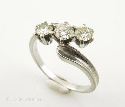 BAGUE DIAMANTS
Bague en or 18K 750/°° rehaussé...