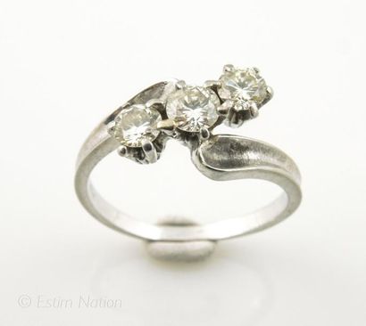 BAGUE DIAMANTS
Bague en or 18K 750/°° rehaussé...