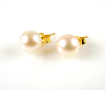 Paire de boucles d'oreilles en or jaune 18ct...