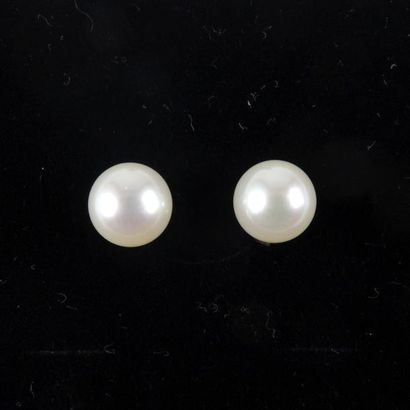 Paire de boucles d'oreilles en or jaune 18ct...