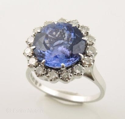 BAGUE TANZANITE
Bague marguerite en or gris...