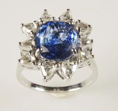 BAGUE SAPHIR DIAMANTS
Bague marguerite en...