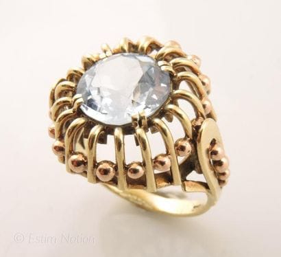BAGUE OR 1950
Bague en fils et billes d'or...