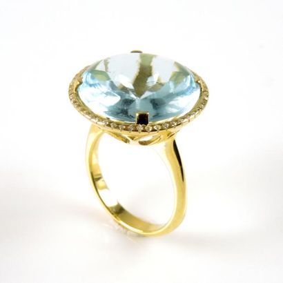 BAGUE TOPAZE
Bague en argent doré 925/°°...