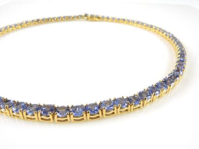 COLLIER 