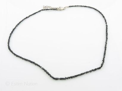 COLLIER DIAMANT NOIR
Collier ras de cou composé...