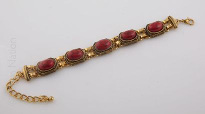 BRACELET ANNEES 1950
Bracelet en métal argenté...