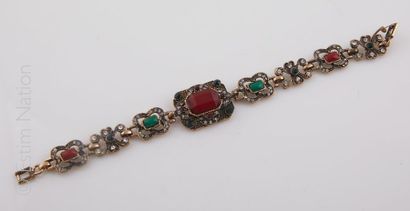 BRACELET ANNEES 1950
Bracelet en métal doré...