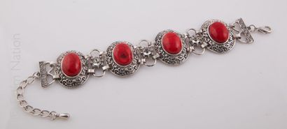 BRACELET ANNEES 1950
Bracelet en métal argenté...