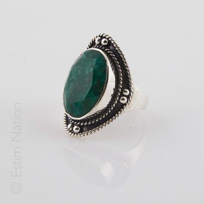 Bague Emeraude
Bague en argent (925/°°) centrée...
