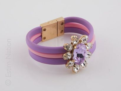 SHOUROUK
Bracelet centré d'un motif floral...