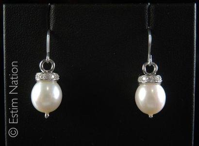 BOUCLES D'OREILLES PERLES
Paire de boucles...