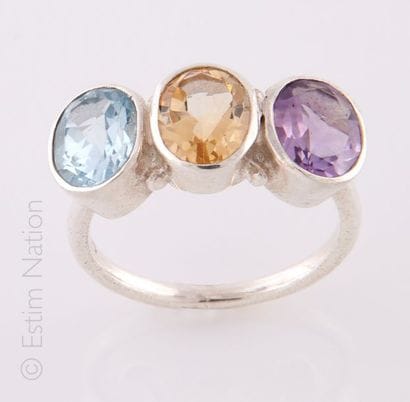 BAGUE PIERRES DE COULEURS
Bague en argent...