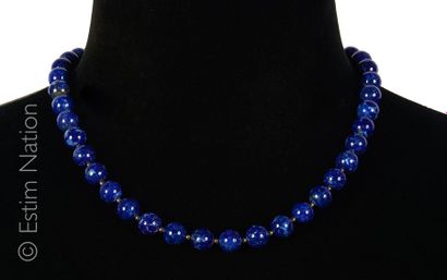 COLLIER LAPIS
Collier choker composé de perles...