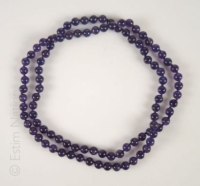 SAUTOIR AMETHYSTES
Long sautoir composé de...