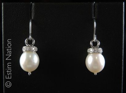 COLLIER JADEITE
Collier moderniste en métal...