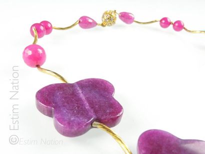 COLLIER JADEITE
Collier en métal doré composé...