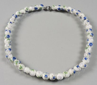 COLLIER CERAMIQUE
Collier composé de boules...