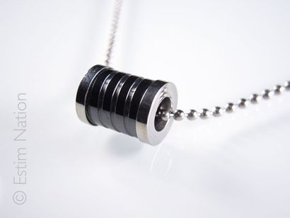 Collier composé d'une chaîne de billes de...