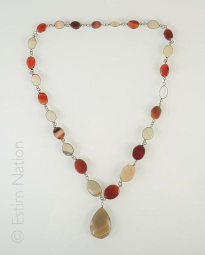 SAUTOIR AGATE, CALCEDOINE
Sautoir en métal...