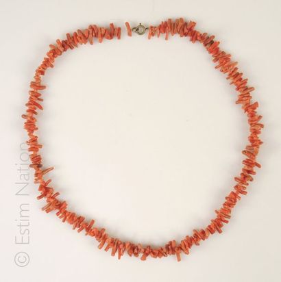 COLLIER CORAIL
Un collier composé d'un rang...