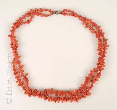 COLLIER CORAIL
Un collier en chute composé...