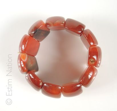 BRACELET AGATE
Bracelet extensible composé...