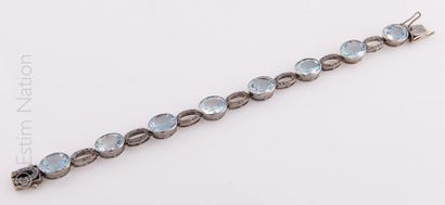 BRACELET TOPAZES DIAMANTS
Bracelet en argent...