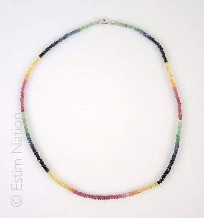 Collier de perles
Collier ras de cou composé...