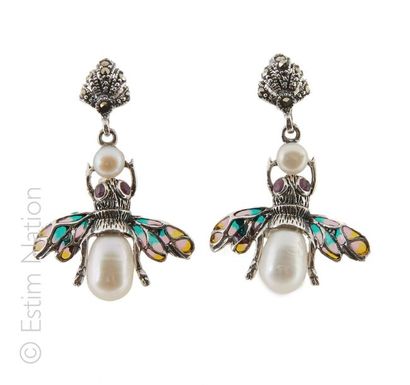 BOUCLES D'OREILLES 