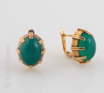 BOUCLES D'OREILLES AGATES
Paire de dormeuses...