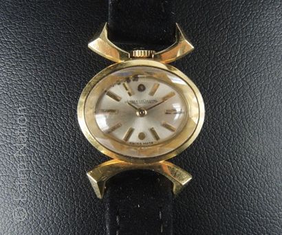 JAEGER LE COULTRE
Montre bracelet de dame...