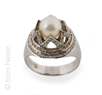 BAGUE PERLE DIAMANTS
Bague en argent (800/°°)...