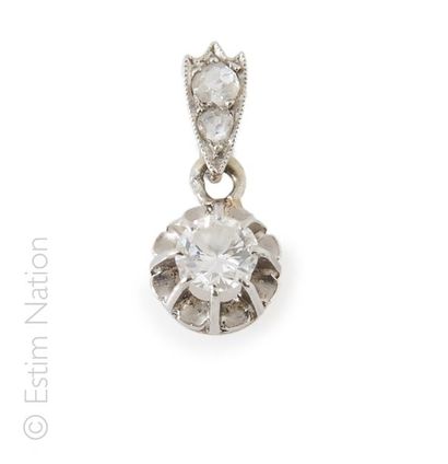 PENDENTIF DIAMANT
Pendentif en or gris 18K...