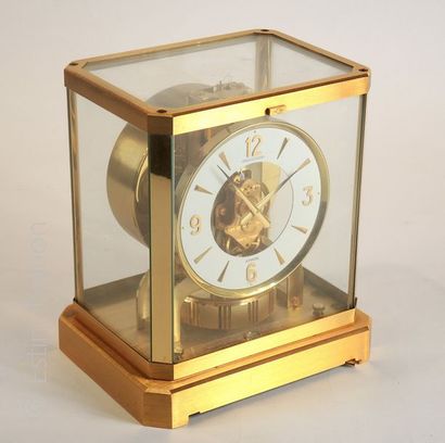 JAEGER LE COULTRE - ATMOS
Pendule cage ATMOS,...