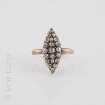 BAGUE MARQUISE DIAMANTS
Bague marquise en...