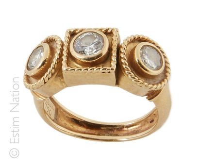 BAGUE OR ET DIAMANTS
Bague en or jaune 18K...