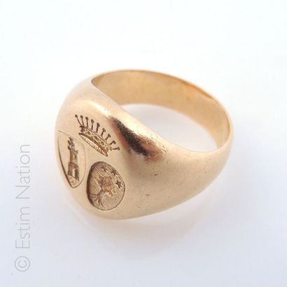 BAGUE CHEVALIERE
Bague chevalière en or jaune...