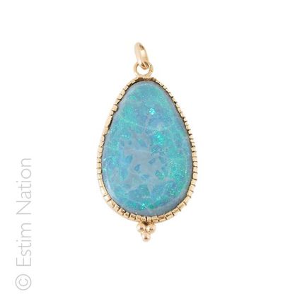PENDENTIF OPALE
Pendentif en or jaune 18K...