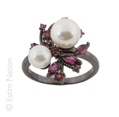 BAGUE PERLES PIERRES DE COULEURS
Bague en...