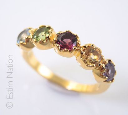 Bague en argent doré (925/°°) rehaussé de...