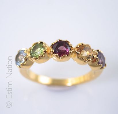 Bague en argent doré (925/°°) rehaussé de...