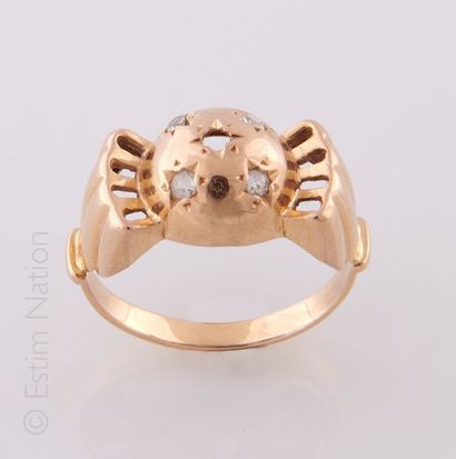 BAGUE STYLE TANK
Bague en or jaune 18K (750/°°)...