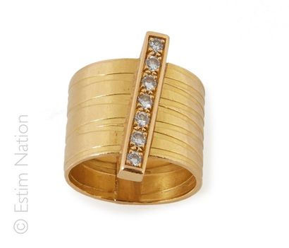 BAGUE DE PETIT DOIGT EN OR ET DIAMANTS
Bague...
