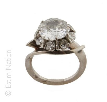 BAGUE MARGUERITE DIAMANTS
Bague marguerite...