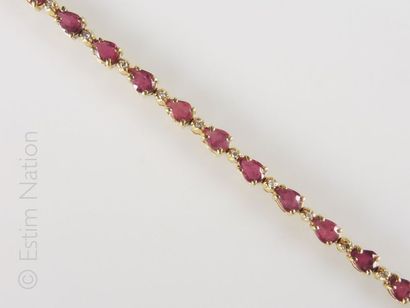 BRACELET RUBIS DIAMANTS
Bracelet articulé...