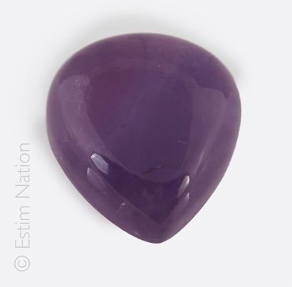 AMETHYSTE
Améthyste en forme de poire cabochon...